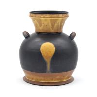 Vase 2 by Bo Bedilion